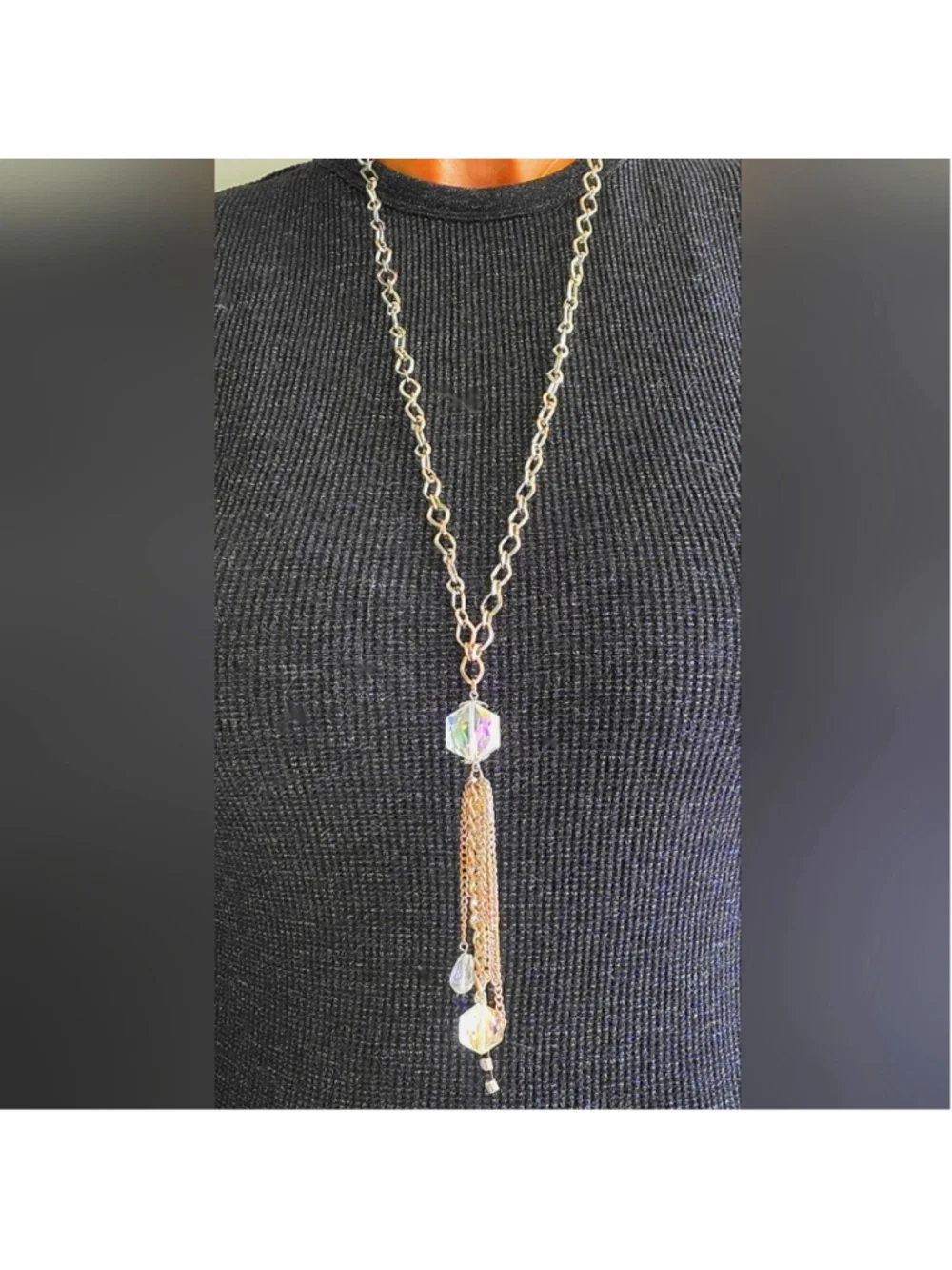 Vintage Chain Necklace with Crystal Pendant – Subtle Elegance